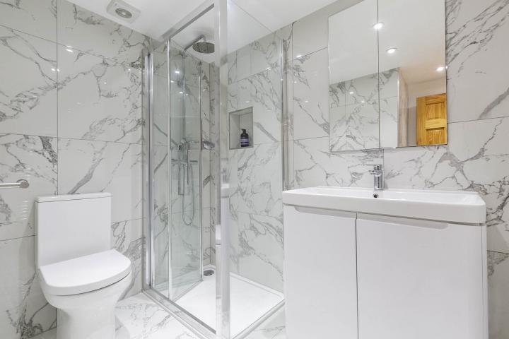 Modern Apartment Broadhurst Gardens, West Hampstead